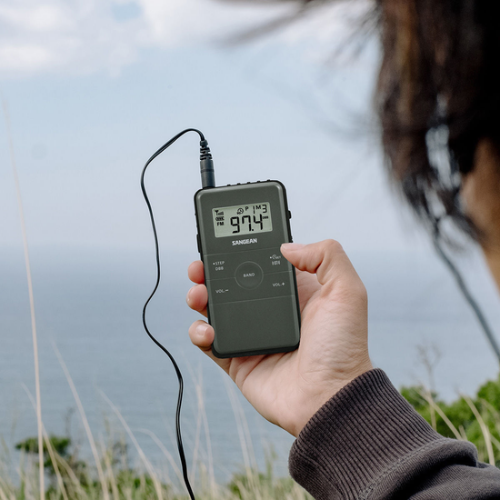 Sangean DT-140 (AM / FM Rechargeable Pocket Radio)