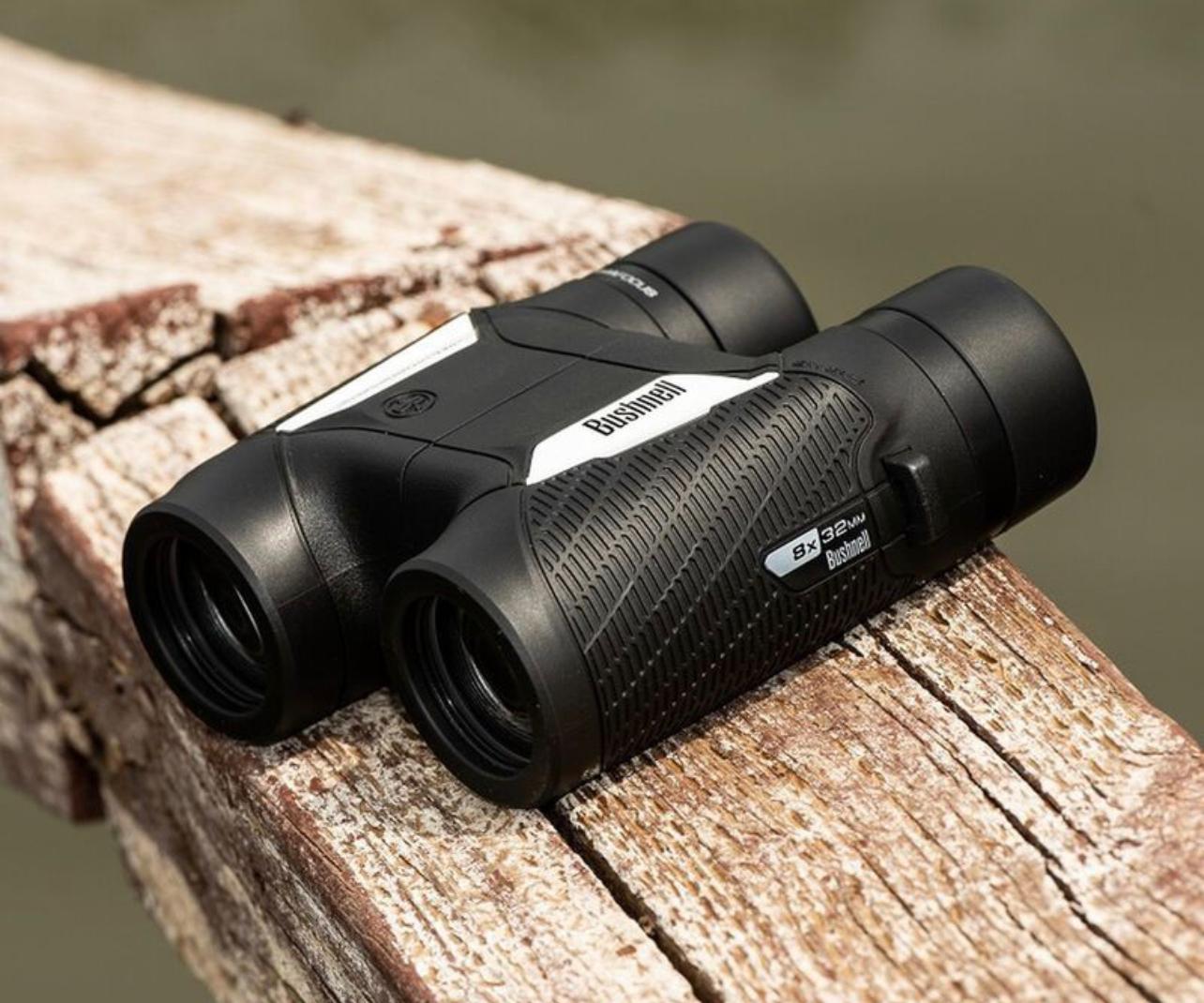 Bushnell Binoculars Spectator Sport 8x32 (BS1832) - Limited Lifetime Warranty