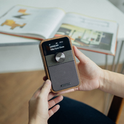 Sangean DDR-8 (DAB+ / FM-RDS / Bluetooth Wooden Cabinet Radio)