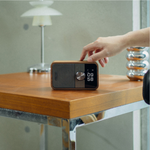 Sangean DDR-8 (DAB+ / FM-RDS / Bluetooth Wooden Cabinet Radio)
