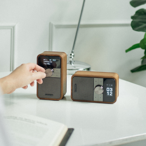 Sangean DDR-8 (DAB+ / FM-RDS / Bluetooth Wooden Cabinet Radio)