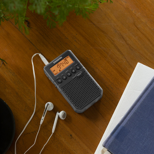 Sangean DT-800 (USB-C) AM / FM-RDS Pocket Radio